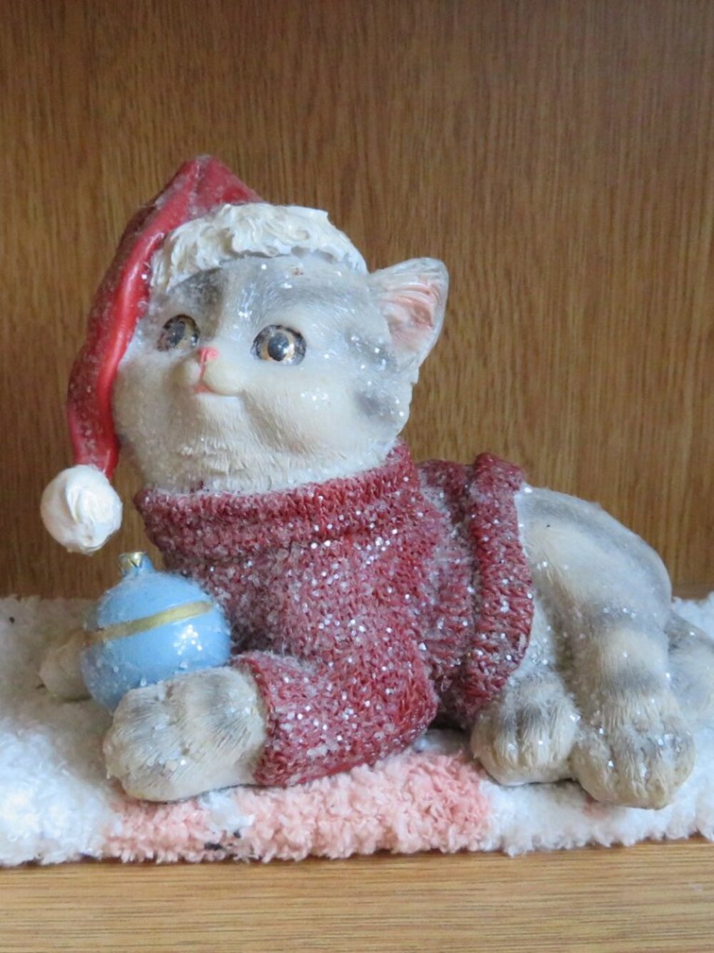 Xmas Glitter Cat Kitten Resin (F105)